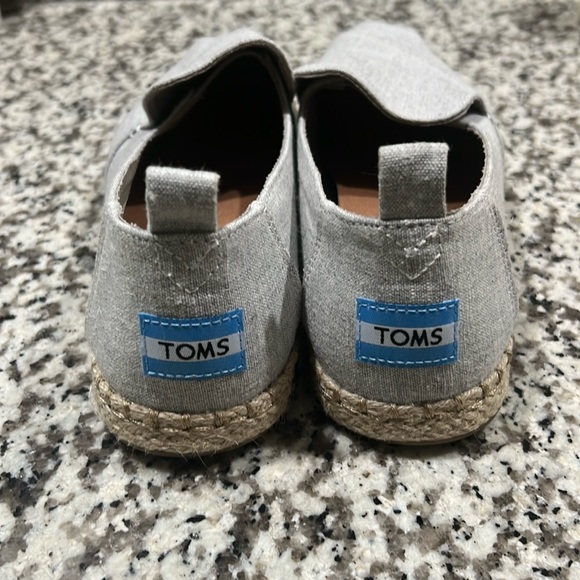 TOMS shoes- NEW - Picture 1 of 4